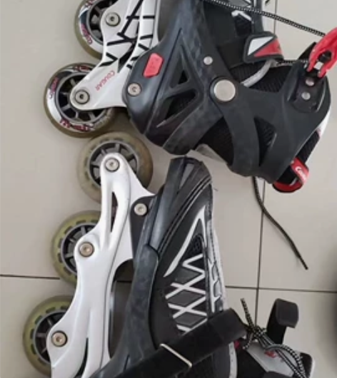 单排旱冰鞋,特别新,就玩过几把。 感兴趣的...