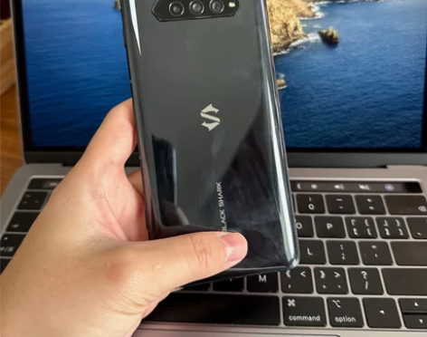 黑鲨4S 外观一般 6+128内存 109...