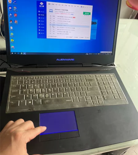 外星人笔记本，电池刚换新一个月 感兴趣的话点“我想要”和我私...