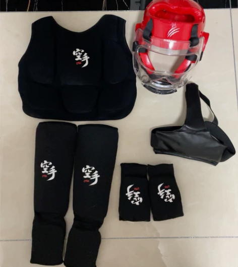 儿童 空手道 护具 一套。运费自理 感兴趣...
