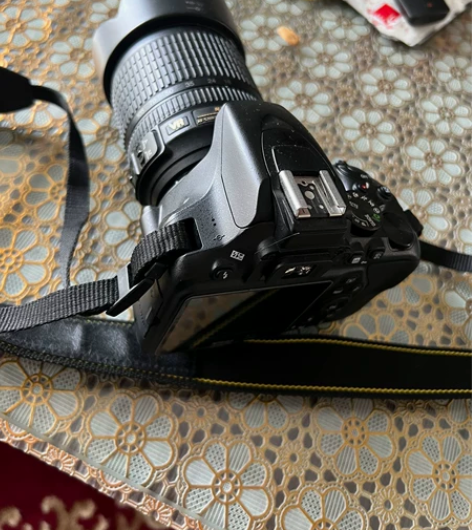 出售尼康D3500 套机18-105VR镜...