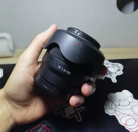 出一个索尼50mm全画幅镜头 玩腻了准备换...