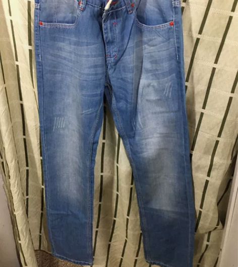 李维斯牛仔裤 全新31码 裤长100 腰围...