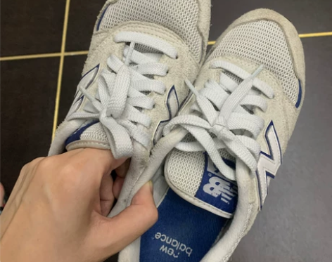 新百伦 new balance 穿过 八五...