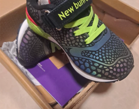 新百伦童装跑鞋 26码内长180 80包邮...