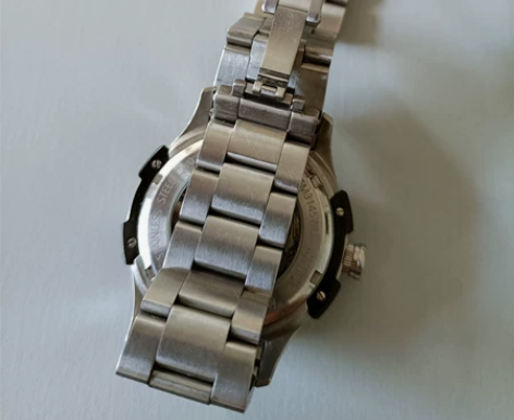 买了半年 戴了没有超过10次 表太重了 平...