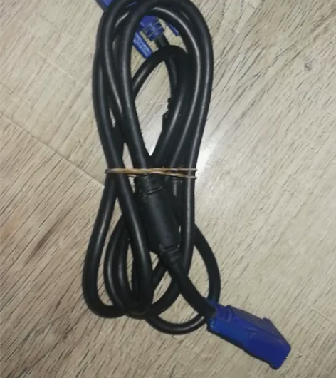 VGA显示器数据线，全新的，老线材，质量好...