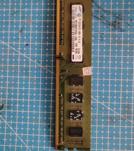 三星的2g内存条,图上就是实物照片 感兴趣...