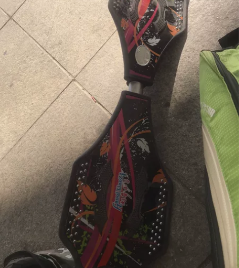 游龙滑板 很新的 挺重的 自提儿子上学了出...