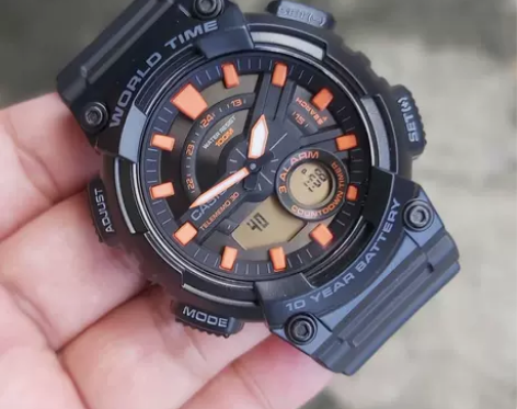 卡西欧8成新 太阳能充电。防水 感兴趣的话...