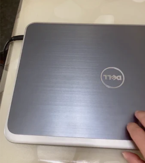 个人用的戴尔笔记本 没有大磕碰 正常使用磨...