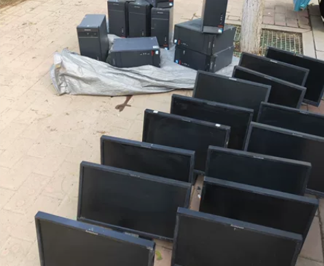 卖个联想电脑主机，8g内存，120固态硬盘...