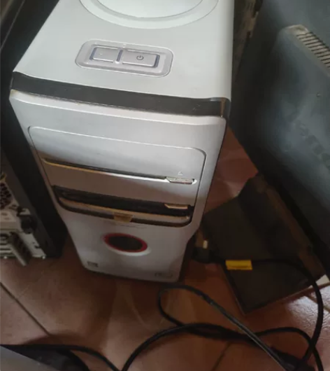 联想老款台式电脑出售200－300 感兴趣...