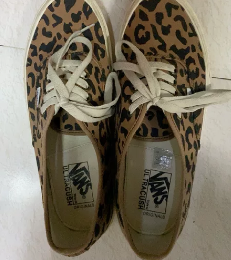 vans板鞋 买到非正的便宜出包邮 穿着痕...