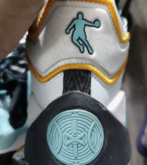 乔丹篮球鞋 男 42.5码 去年夏天买的新...