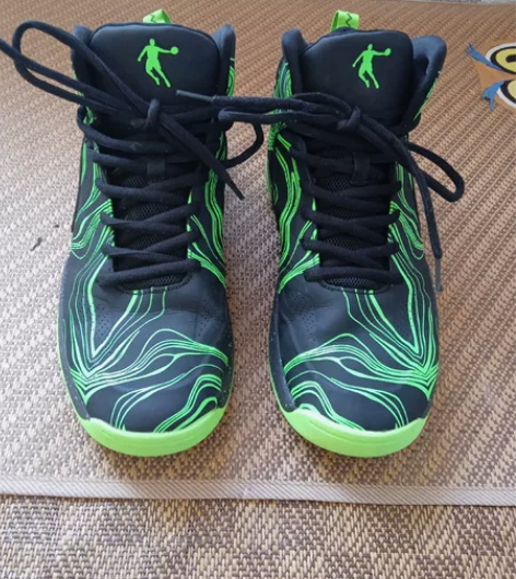 42码乔丹篮球鞋 鞋子八成新以上，保证正品...