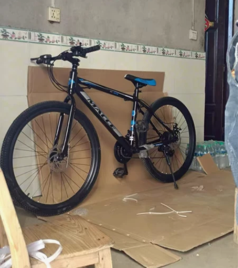 抵账来的山地车库存自行车，高品质山地车5折...