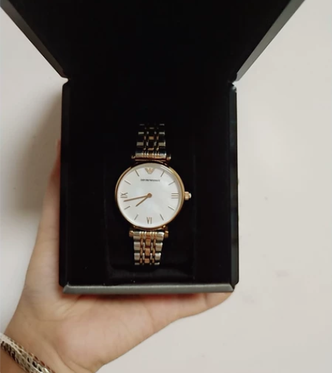 便宜低价出正品阿玛尼手表一只~购于专柜，贝...