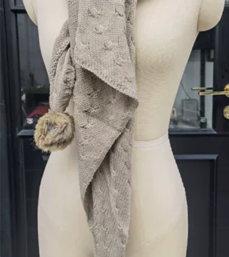 全新 女士毛线针织毛球装饰围巾围脖洋气披肩...