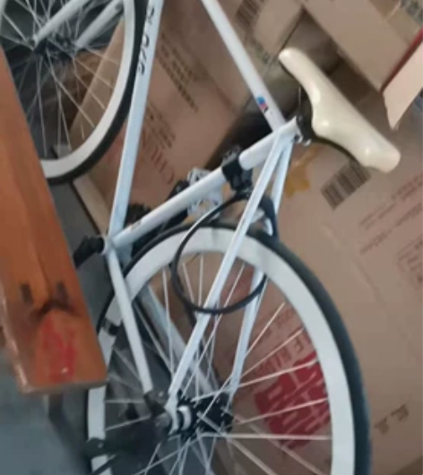 死飞，可倒骑（无刹车），送车锁（如图后轮黑...