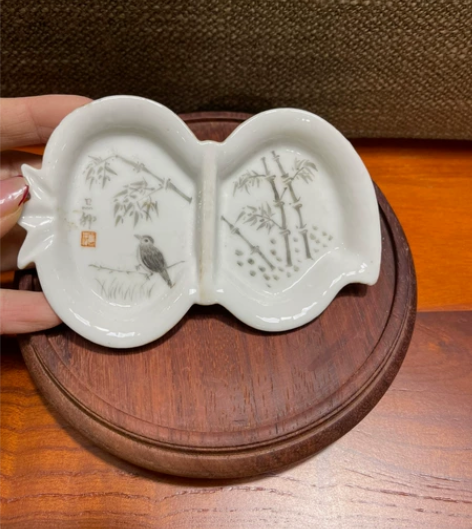 墨彩花鸟树叶笔洗 感兴趣的话点“我想要”和...