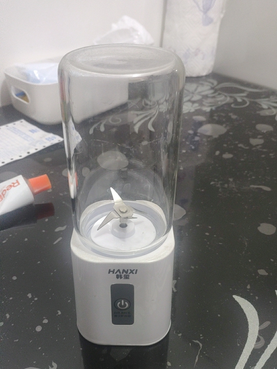 便携式榨汁机，低价包邮，买回来试用了一下就...