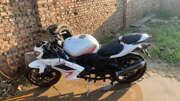 排量200cc，整车没毛病，上下班正常骑。...