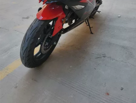 个人一手车，国威250，双缸，跑了2千出头...