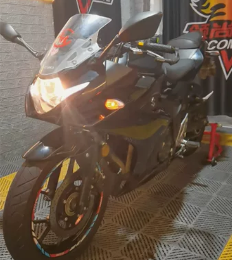 21年铃木gsx250（高配） 实表120...