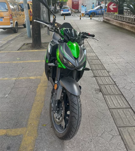 国威牌 N19 双杠400 21年4月上牌...