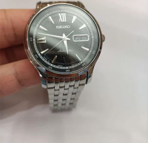 精工机械手表。这个是自动上劲的，需要佩戴才...