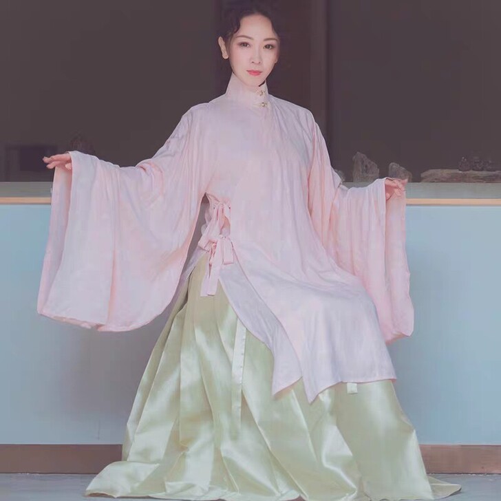 花無笔家新款流光珠光素色日常白菜马面裙