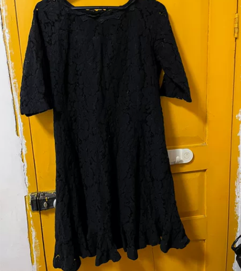 2022夏新款黑色蕾丝气质修身显瘦雪纺连衣...