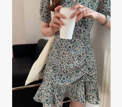 全新有吊牌 夏季法式小雏菊碎花v领短袖连衣...