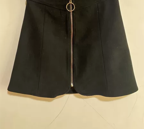 鹿皮绒A字裙 黑色半裙 S码 全新仅试穿 ...