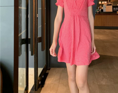 两色 可爱少女泡泡袖褶皱显瘦复古短款V领格...