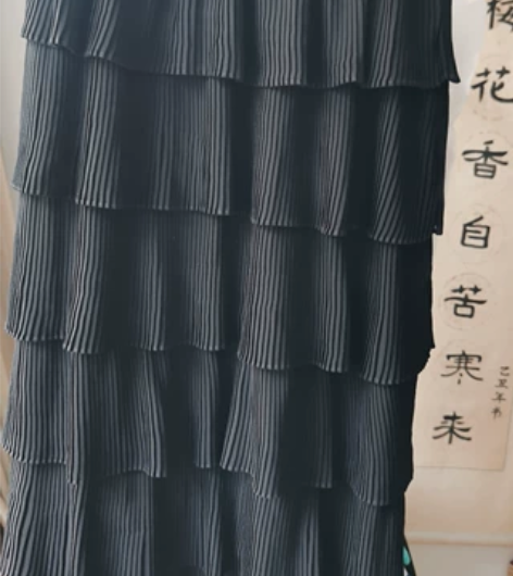 黑色蛋糕裙，纱质，M码，全新出售，包邮到家...