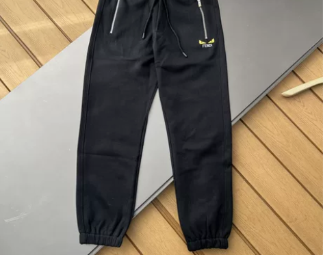 芬迪小怪兽刺绣水貂绒卫裤休闲裤 采用优选4...