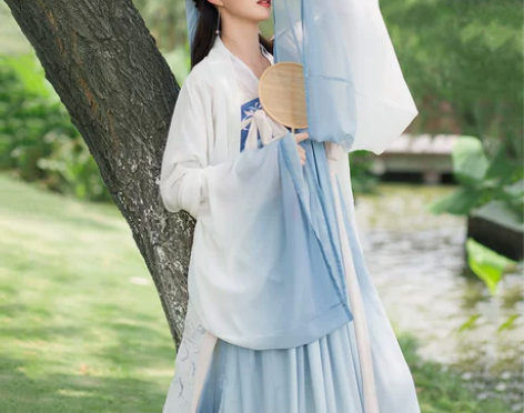 汉服 追风侠 民族装 舞台装 感兴趣的话点...