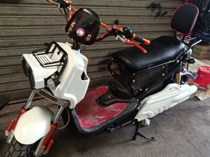 祖玛车72V20安双碟刹超静音电机，