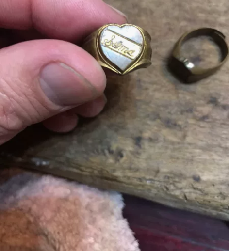 清代老戒指俩，工艺精湛鎏金工艺，包老保真非...
