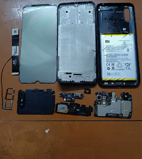 小米红米A9手机尸体，球砸的！所有配件都在...