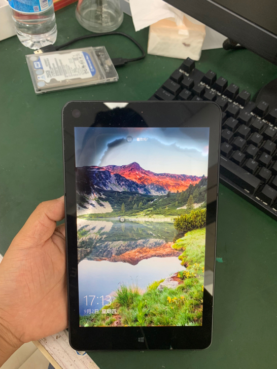 联想Think Pad 8 held 上网...