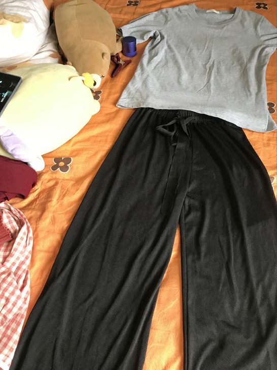 休闲套装，阔腿裤，一套25。衣服纯棉，裤子...