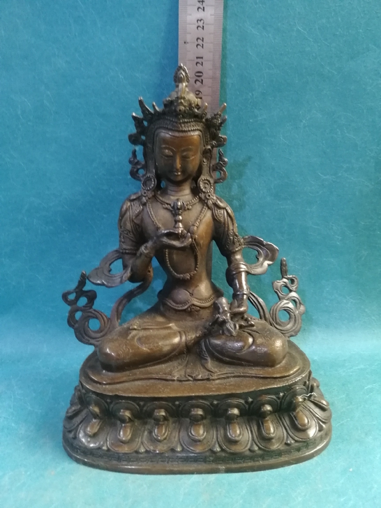 藏传佛教铜佛像重二斤二两做工精致看着有个百...