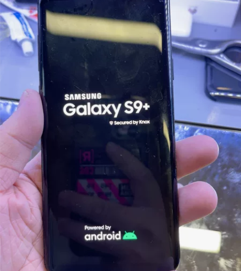 三星s9+ 国行128 双卡的 屏幕轻微划...