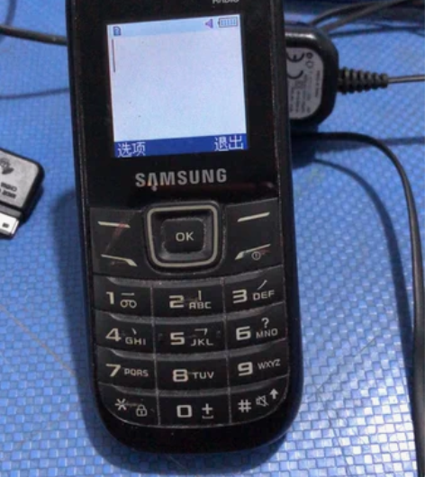 Samsung/三星型号：GT-E1205...