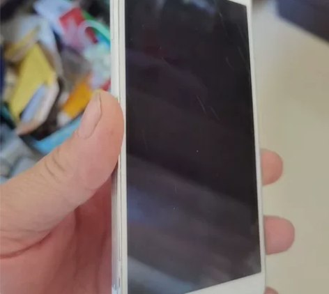 三星E7000，充电振动，屏幕不显示，成色...