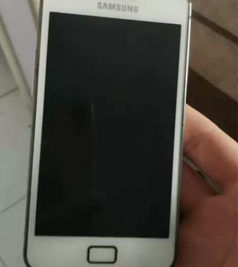 三星9108 手机屏幕好的，主板坏了，不开...