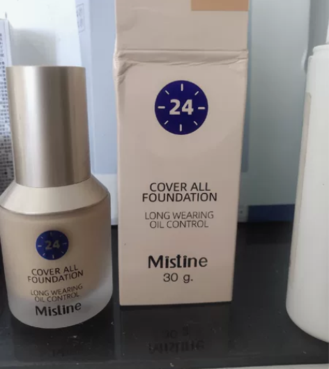 泰国Mistine蓝盾粉底液,粉质细腻,温...